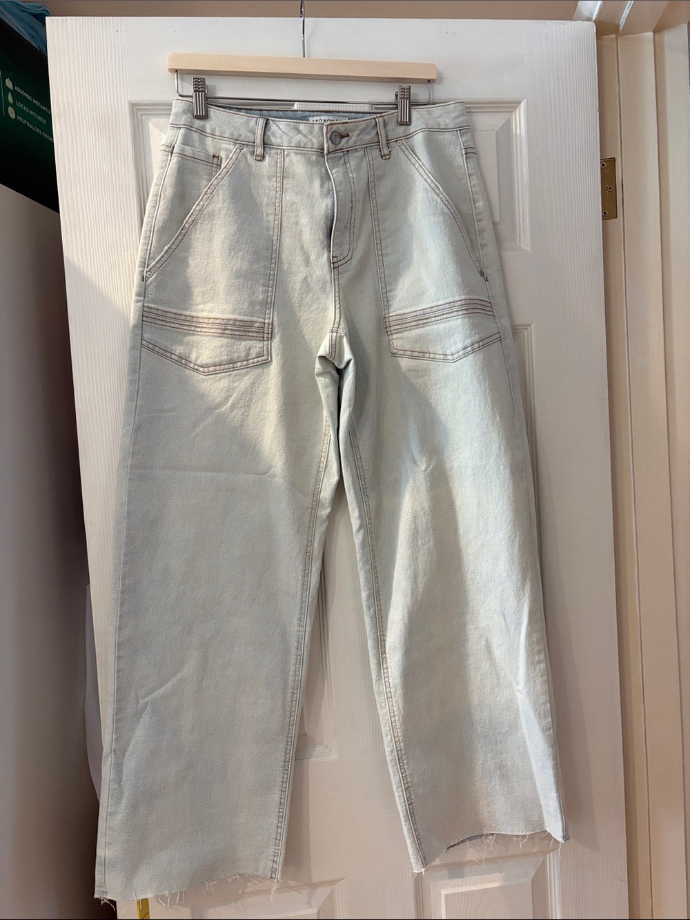 Straight-Leg Men's Light Wash Jeans in Pale Blue